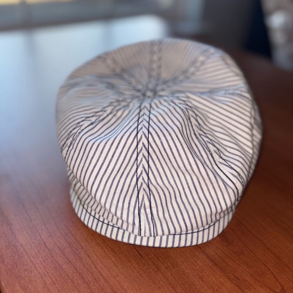Striped Newsboy Cap in White and Navy